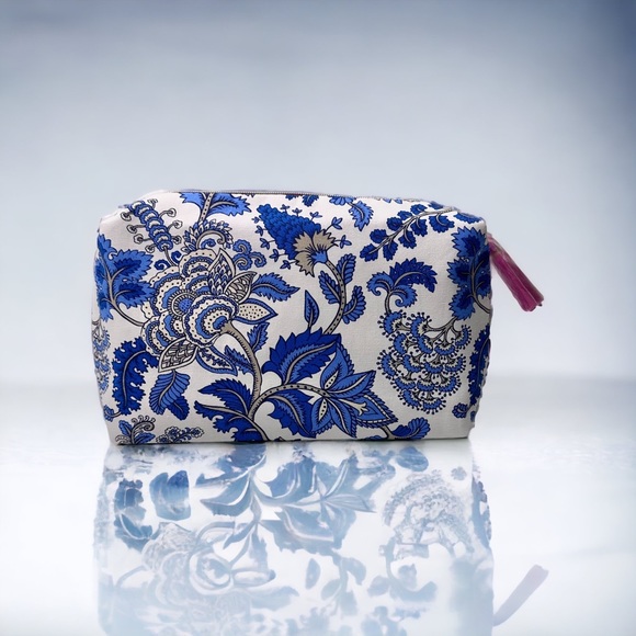 Two Sided Pattern Estée Lauder Makeup Travel Clutch - Picture 1 of 11